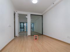 <b class=redBold>奥园峯荟</b> 业主诚心出售 精装两房