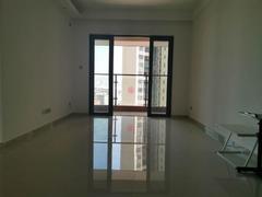 <b class=redBold>翡翠东湾花园</b> 开放商精装修3室2厅1厨1卫 78.17m² 整租