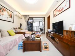 万科麓城 邻近地铁物业带8平方大阳台。带全家私价格便宜。