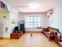 豪方卉园 户型方正两房,业主自住保养完好,花园社区,安静。